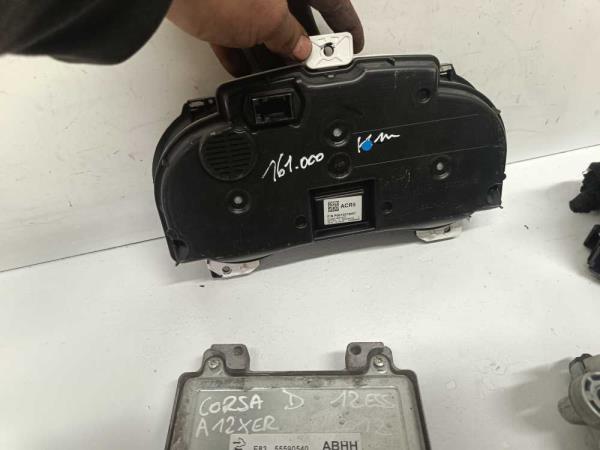 BOITIER COMPLET OPEL CORSA D 1.2 ESSENCE CODE Z12XER - Vue 4